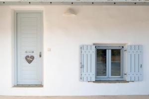 Yin Yang Villa Paros Greece