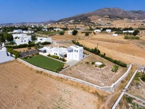 Yin Yang Villa Paros Greece