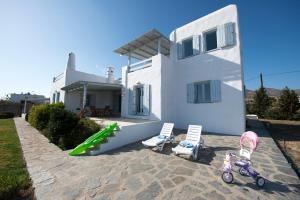 Yin Yang Villa Paros Greece