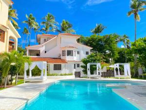 BEACH VILLA with BBQ & WIFI access to SWIMMING POOL - playa LOS CORALES