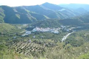 HOUSE MARUJA Includes 2 COMPLET APARTMENTS WITH WiFi & JACUZZI - Comares