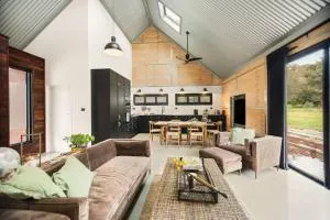 3BlackSHEDS - Whitfield