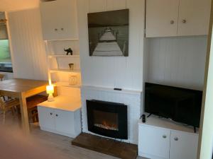 Bunnahabhain 5 - Farm Stay - Stunning sea and rural views