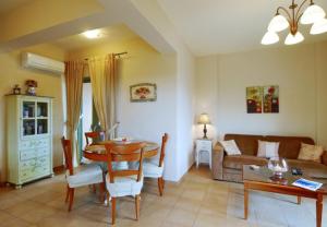 Lourdata Villa Sleeps 5 with Pool and Air Con Kefalloniá Greece