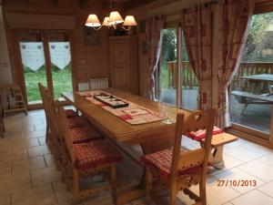 Chalets Le Chalet du Pont des Fees - Sauna & SPA : photos des chambres