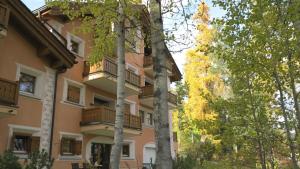 Apartment with Balcony room in Aruons