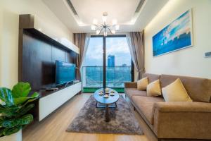 Căn hộ dịch vụ Bom Homes - Vinhomes Metropolis