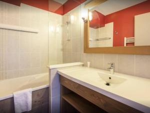 Select Two-Bedroom Apartment (7 People) room in Residence Le Christiana - maeva Home