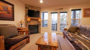 Four-Bedroom Condo room in Moose Hollow Condo #407