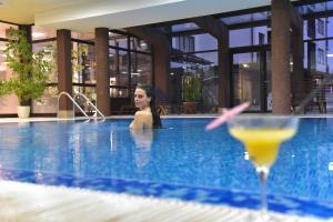 Royal Bansko - Family Apart Hotel WithInclusive Light or HB&Drinks and Hot Pool & Jacuzzis