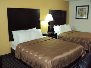 Standard King Room - Non-Smoking  room in Quality Inn Carbondale University area