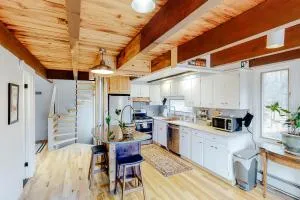 Jay Chalet - Montgomery