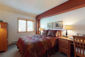 Queen Studio room in The Lodge at Copper