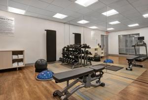 Holiday Inn Express & Suites - Milwaukee - Brookfield by IHG