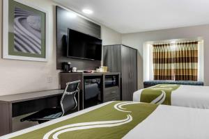 Queen Suite with Two Queen Beds and Desk - Non-Smoking room in Quality Inn & Suites Longview I-20