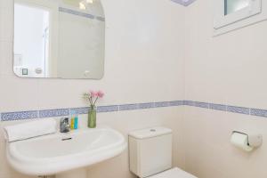 Poolbeach V by Aguilarent