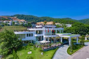 Ivory Villas and Resort
