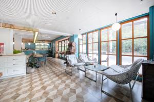 Blooming Hill Boutique Suites