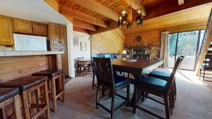 Three-Bedroom Apartment room in Snowflower #68 Condo