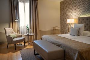 Suite room in Hospes Palacio de Arenales & Spa