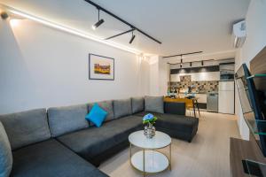 MyFlat B-Lake Silver Apartment