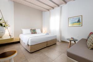 Superior Double Room with Partial Sea View