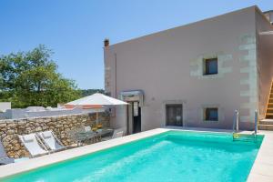 Olgas Filoxenia - Villa Aladanos-private pool and heated jacuzzi
