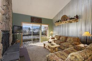 Two-Bedroom Apartment room in Meadow Ridge Court 27 Unit 6 condo