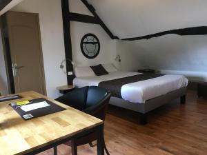 Hotels Logis Hotel Oasis : photos des chambres