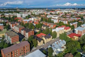 SELF-SERVICE apt 10 min from bus-&railway station, free bike!