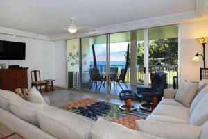 Apartment room in Royal Mauian #202 by Ali'i Resorts