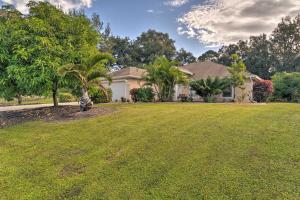 Holiday Home room in Gulf Coast Home with Grill about 4 Mi to Beach Park