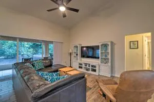 Breezy Gulf Coast Getaway about 4 Mi to Beach Park - Murdock