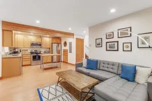 McKinnis Hill Cabin - Dolphin