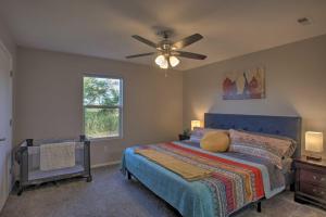 Apartment room in Cardinal Cove Condo Near Silver Dollar City!