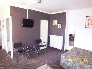 Hotels Hotel Du Stade : Chambre Quadruple