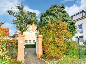 Modernes Appartement mit Terrasse auf Rügen