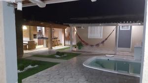 CASA COM PISCINA no CENTRO