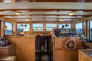 Bellevalia Hydra - Formerly Four Seasons Hydra