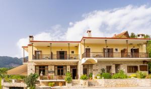 Rizoma Guesthouse Euritania Greece