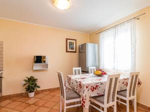 Holiday Home Lara by Interhome