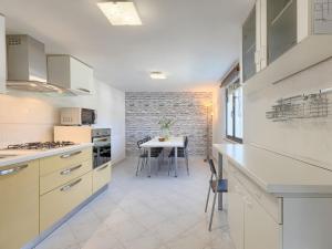 Holiday Home Tijan - ROJ411 by Interhome