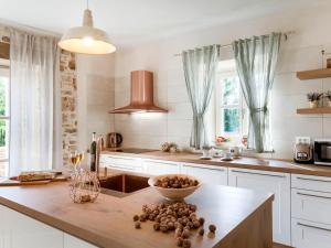 Holiday Home Ernesta by Interhome