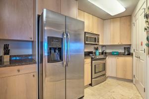 Sunny Beachfront Biloxi Condo with Resort Amenities!