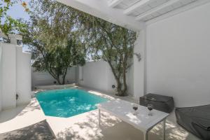 Thalassitra Private Pool Suites & Spa Milos Greece