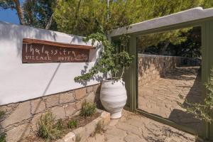 Thalassitra Private Pool Suites & Spa Milos Greece