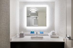 Standard King Room room in Holiday Inn Express & Suites Florence I-95 & I-20 Civic Ctr an IHG Hotel