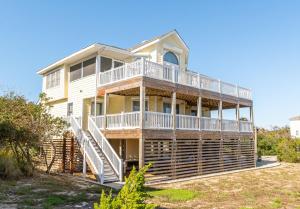 Beach Angel - Corolla, Ocean Sands, 100 Yards to Beach, Ocean View, Large Kitchen, Hot Tub