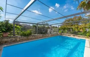 House Peresiji - Foli