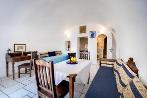 Villa room in Deluxe Santorini Villa Villa Family 2 Bedroom Wonderful Sea Views Oia
